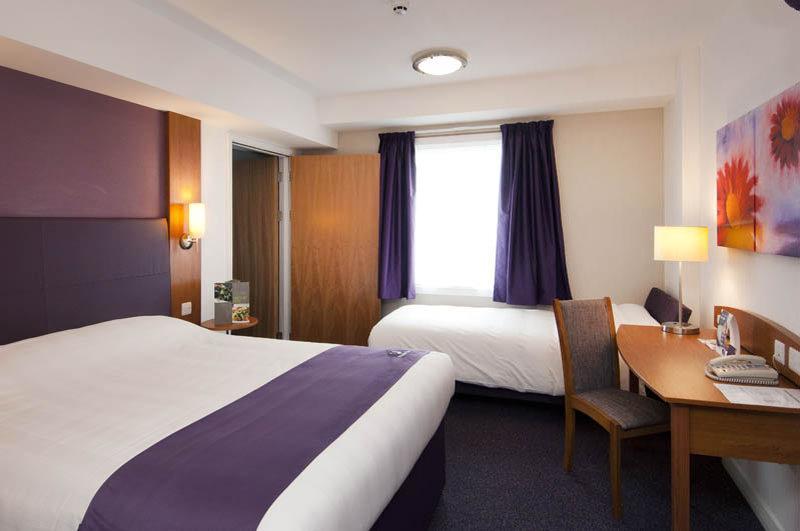 Premier Inn Evesham Exterior foto